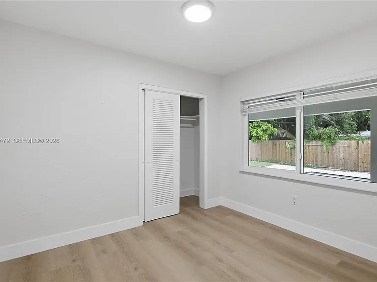 14325 NE 8th Ave — Photo 16