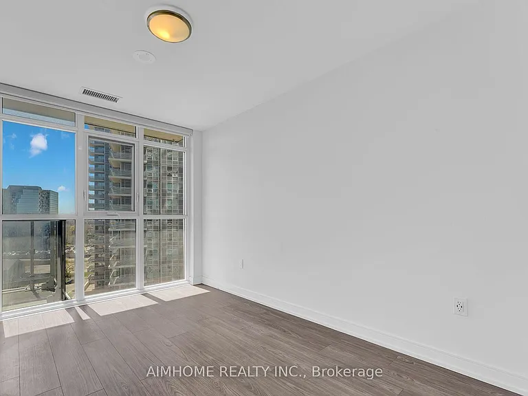 225 Village Green Sq #1006 — Photo 8