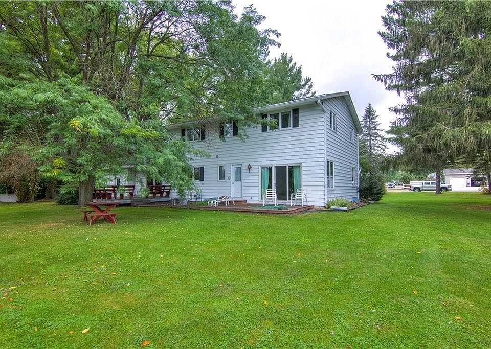 423 E Oak St, Cadott, WI 54727 MLS 1568716 Zillow
