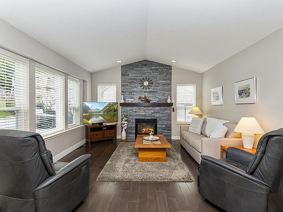 4th image of 36099 Marshall Rd #4