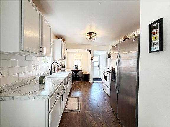 4th image of 108 Couture Avenue