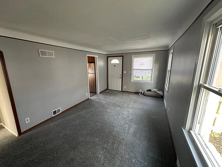 22829 Rosalind Ave — Photo 13
