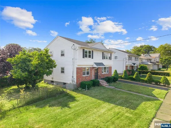 5 Josh Ct, Clifton, NJ 07011