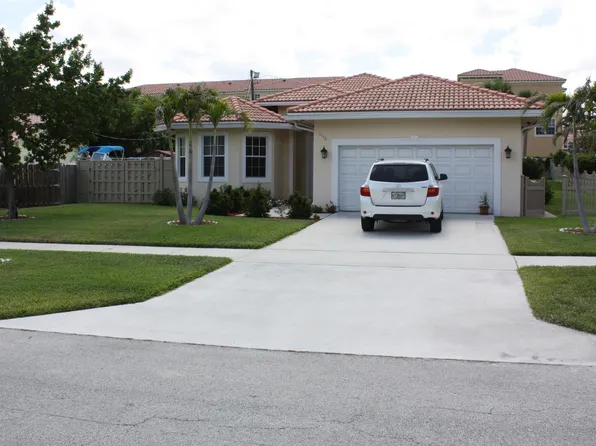 2145 NW 3rd Ct, Boca Raton, FL 33431