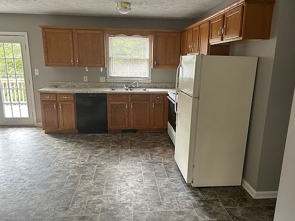 3rd image of 1344 Chucker Dr