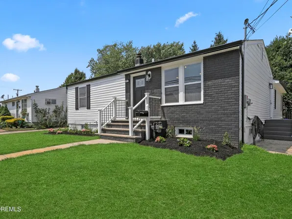 77 Helen Avenue, Freehold, NJ 07728