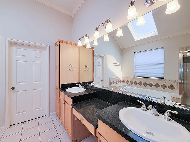 604 Reinerman St — Photo 32