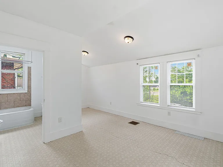 2315 Linden Ave #1 — Photo 14
