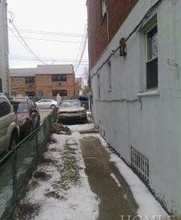 3rd image of 3035 Bruner Ave