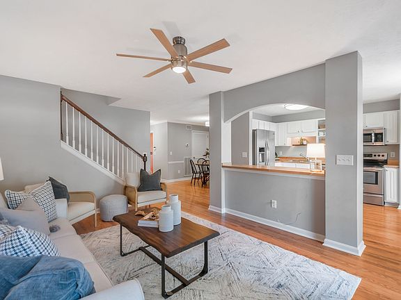 4th image of 114 Stanton Hall Ln