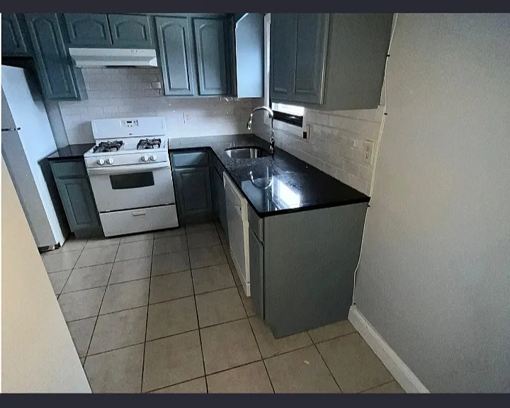 180 Ferry St #B3 — Photo 6