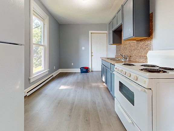 3rd image of 313 W 4th St #1/2