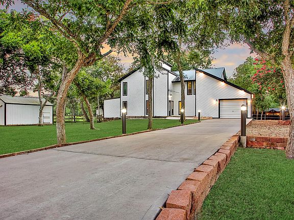 2nd image of 9814 King Cir S