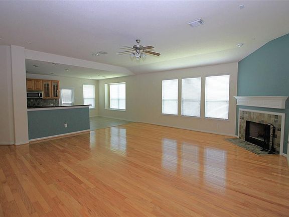 3rd image of 25406 Melody Canyon Ct