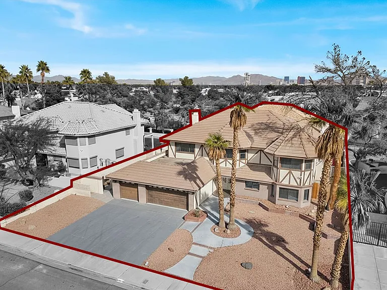 3382 Montessouri St — Photo 44