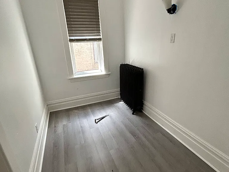 547 Minnehaha Ave E — Photo 2