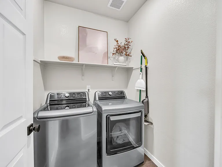 800 Daggerwing Ct — Photo 36