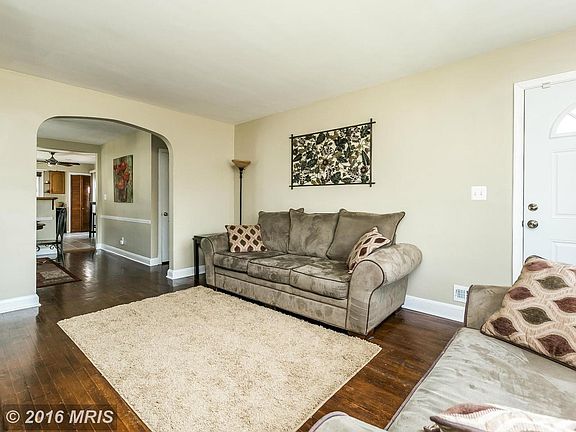 Plenty of Room for Entertaining