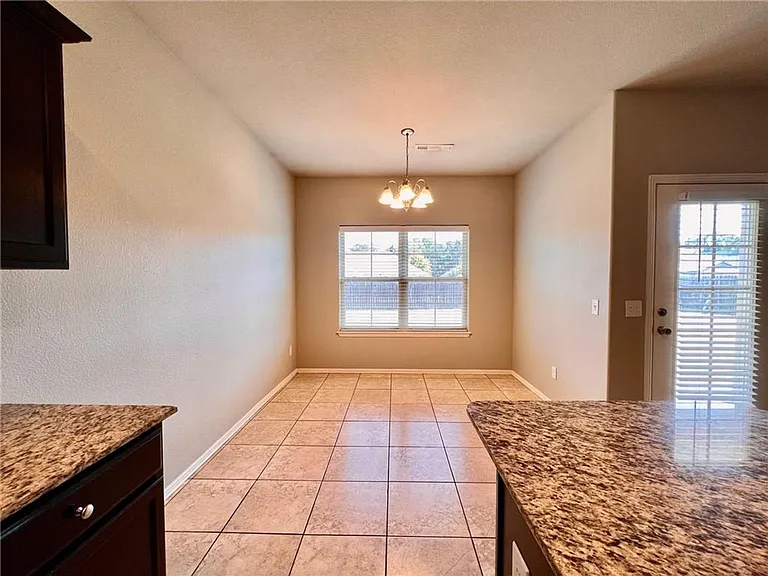 1276 S Blue Willow Ave — Photo 5