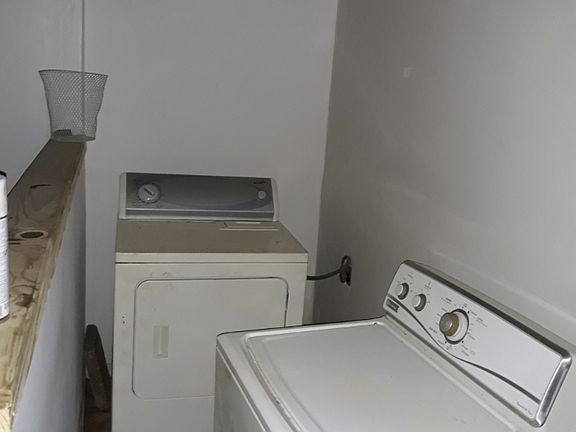 3rd image of 1111 Prater St