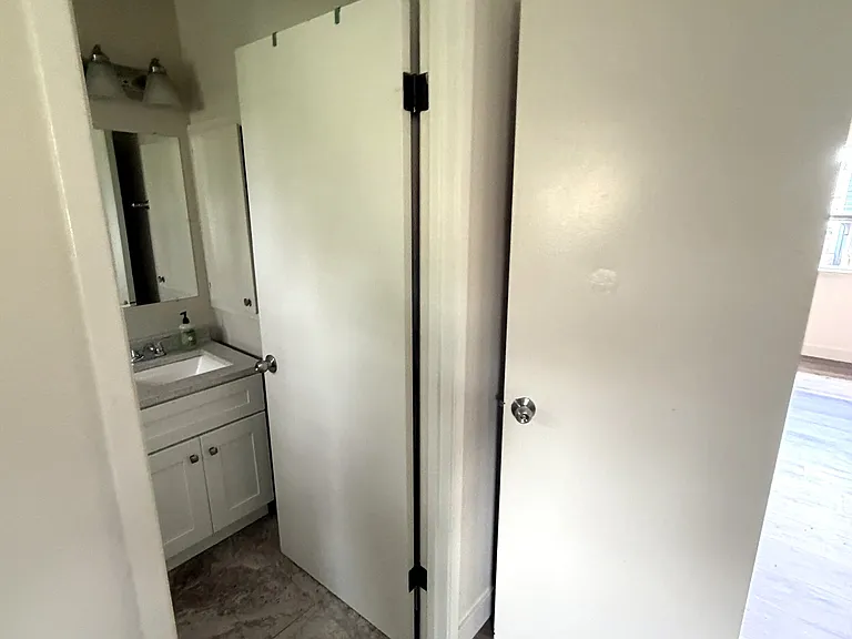 318 Chestnut St #5 — Photo 40
