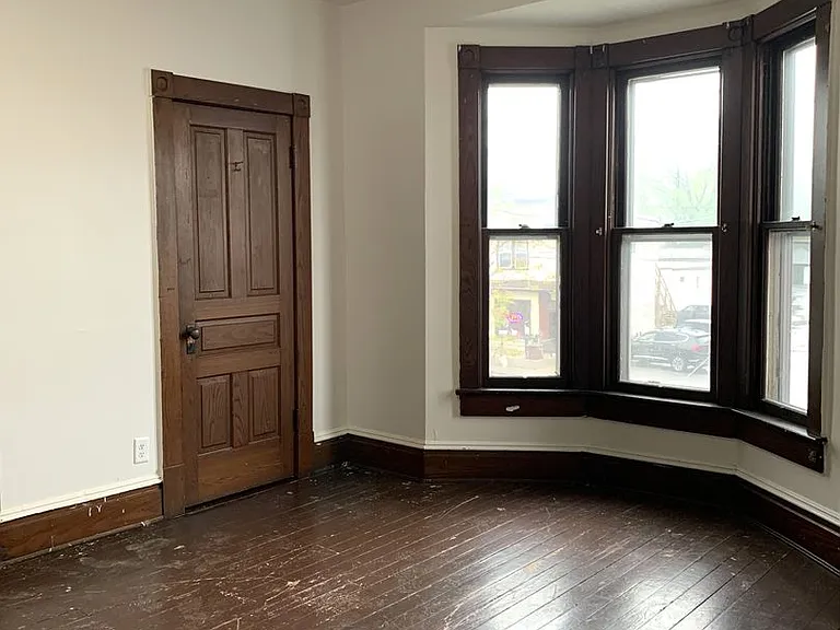 577 Lincoln Way E — Photo 26
