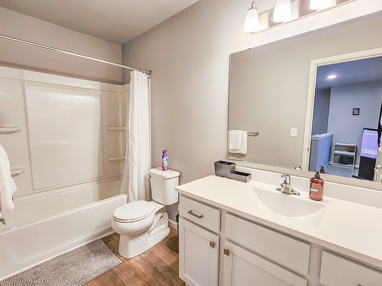918 Forest St — Photo 24