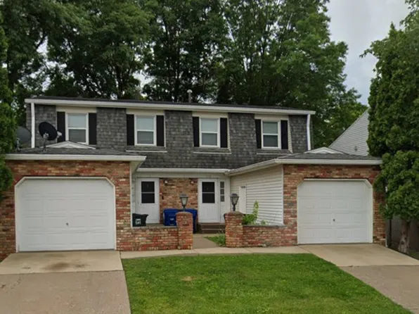 615 Boston Dr, Davenport, IA 52806