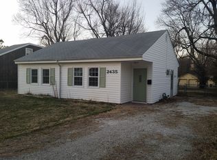 2435 E Meadowmere St, Springfield, MO 65804