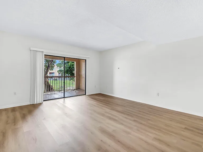 5200 NW 31st Ave #96 — Photo 10