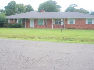 812 N 11th St, Henryetta, OK 74437