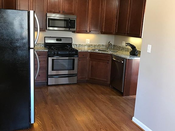 3rd image of 7828 Wise Ave