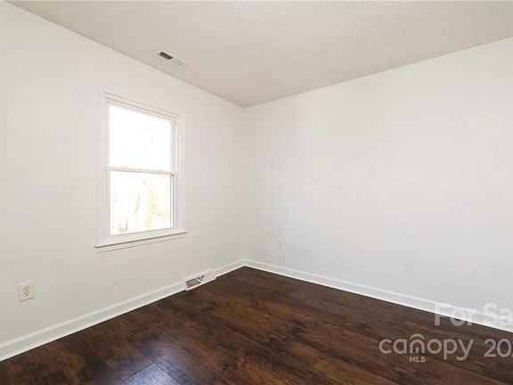 4th image of 7646 Winterset Dr