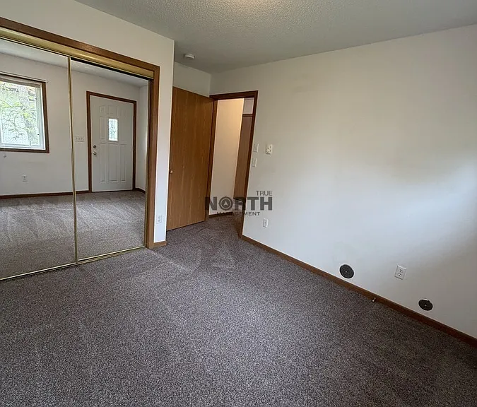 320 Irving St — Photo 15
