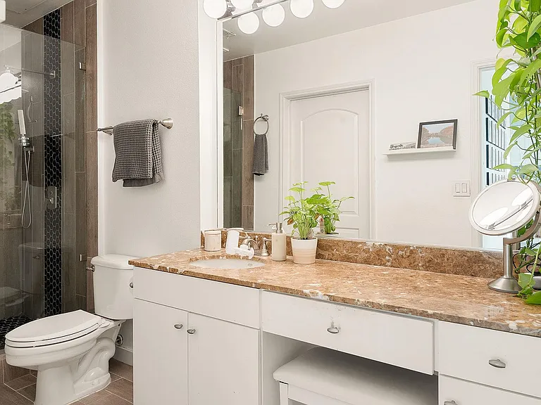 3225 Turtle Creek Blvd #814 — Photo 12