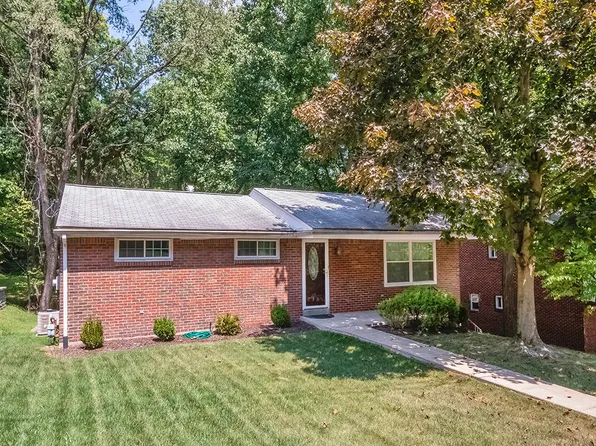 404 Pin Oak Dr, Glenshaw, PA 15116