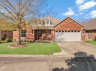 15246 Scenic Woodland Dr, Conroe, TX 77384