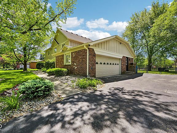 3rd image of 407 Oxford Dr