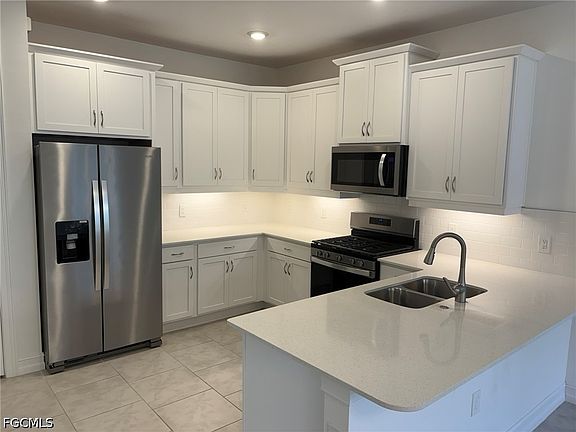 2nd image of 43661 Sparrow Dr