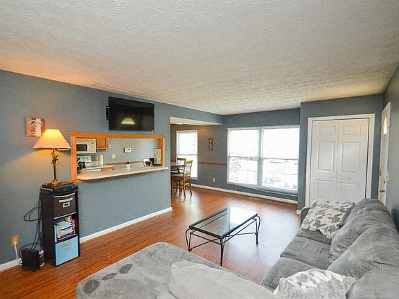 4th image of 31 Moonbeam Ct #7-C1