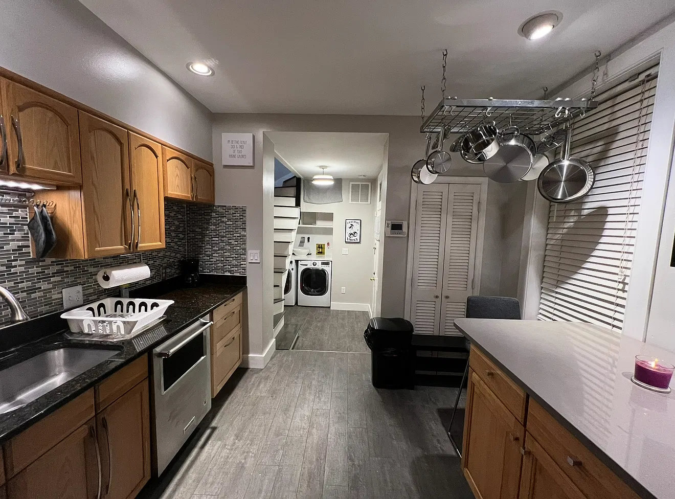 2 bed, 1.5 bath, 820 sqft, $2,000 — Photo 2