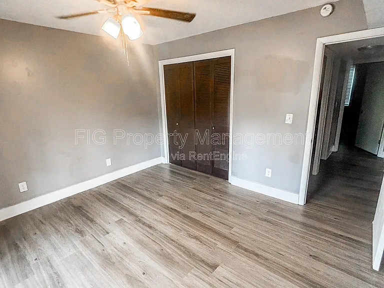 1433 Stratford Rd #1 — Photo 6
