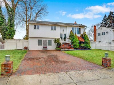 94 Andrew Ave, Islip Terrace, NY, 11752