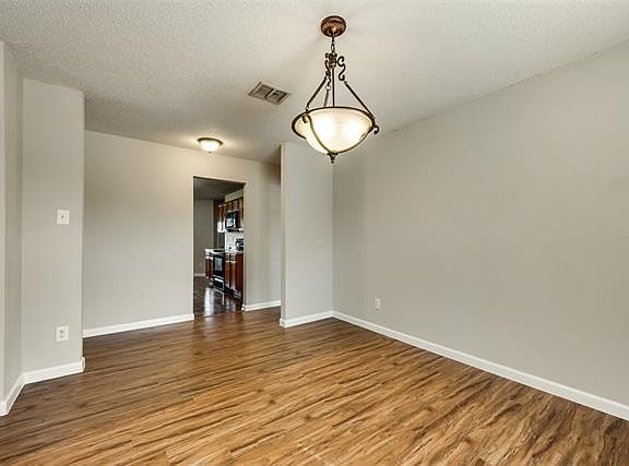 5th image of 1425 Bumble Bee Dr