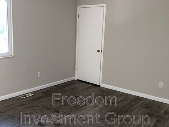 5th image of 157 Louella Dr