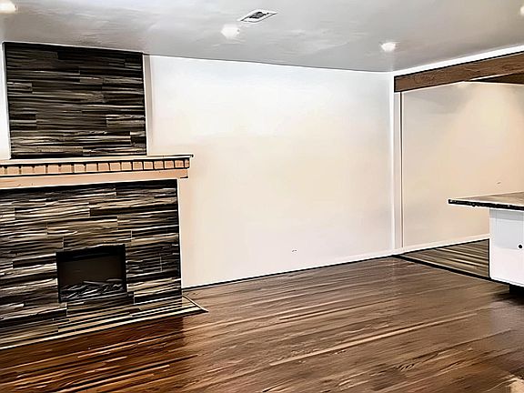 4th image of 825 N Curson Ave