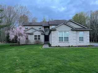 1148 Courtney Ct, Hartland, MI 48353