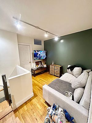 3rd image of 56 W 65th St APT 1E