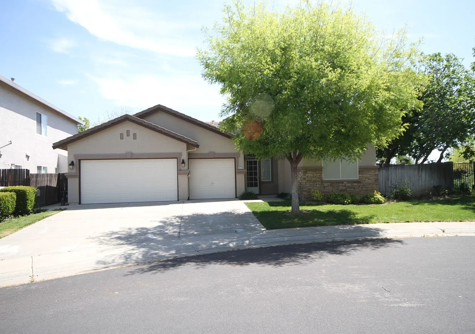 3 Bed | 2 Bath | 1654 SF | Single Story | Two Car Garage | Tenant pays $175 for WS&G — Photo 1