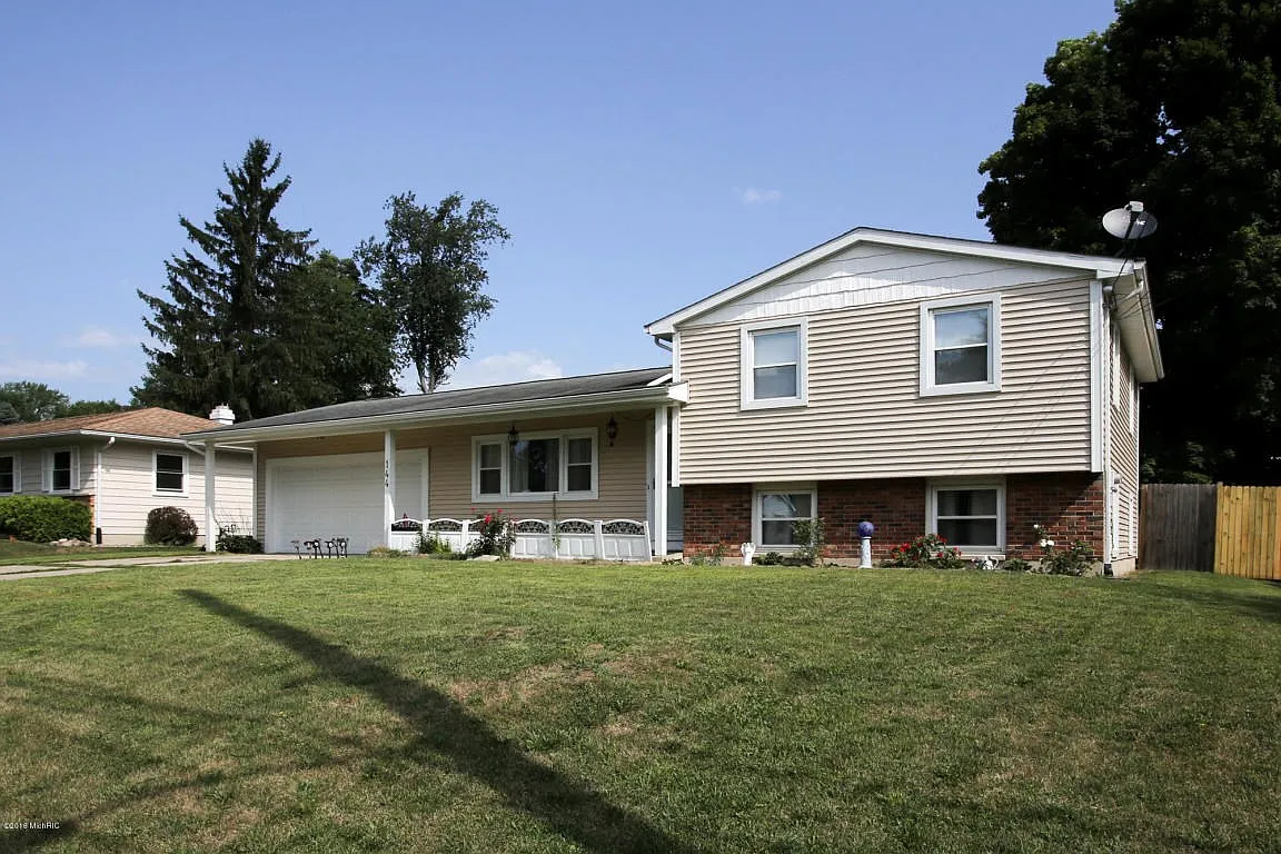 144 Birch Ln photo 1